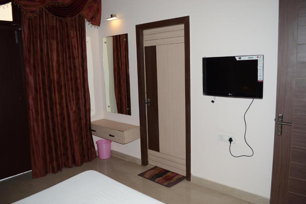 Om Sai Palace Hotel 2*