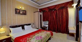 Om Sai Palace Hotel