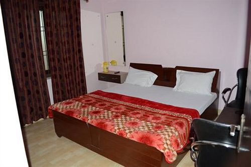 Om Sai Palace Hotel